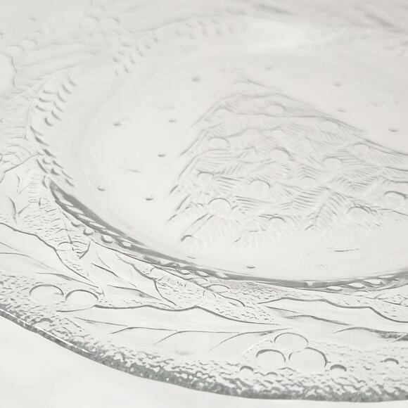 Set of 7 Vintage Arcoroc Holly Tree Tannenbaum Embossed Glass Christmas Plates - Picture 10 of 13